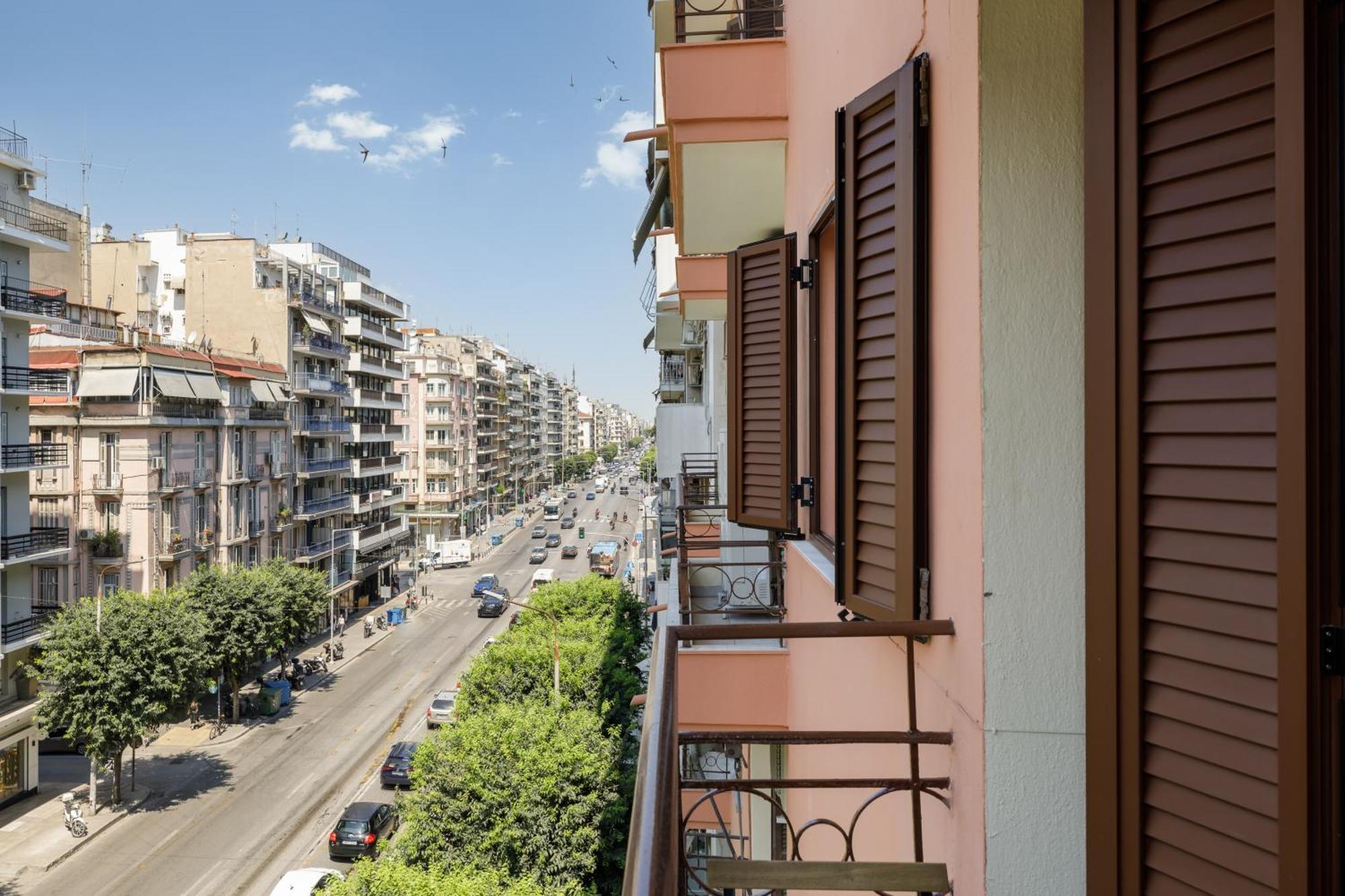 Simone By Halu!, In The Center Thessaloniki